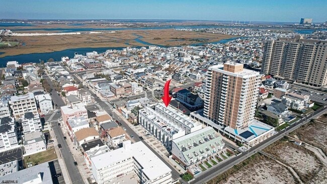 Building Photo - 112 S Weymouth Ave