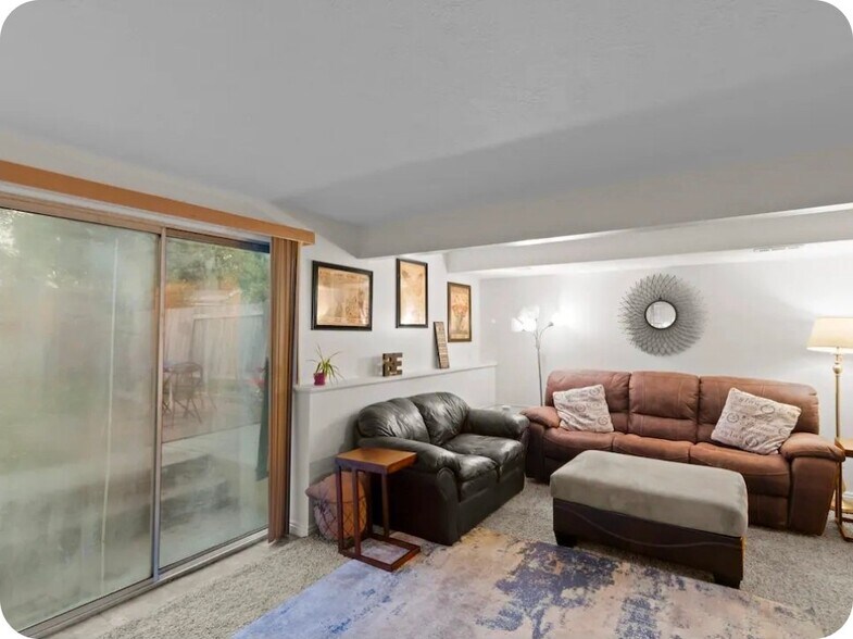 Building Photo - 4702 S Cathay Cir