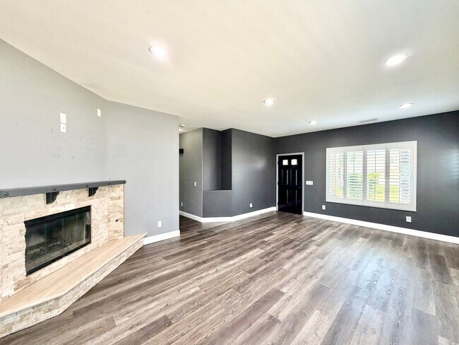 Building Photo - Beautifully Renovated 4 Bedroom Home with INCLUDED Solar, Large Backyard & Gazebo