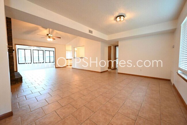 Building Photo - Ranch Style Home in Niceville