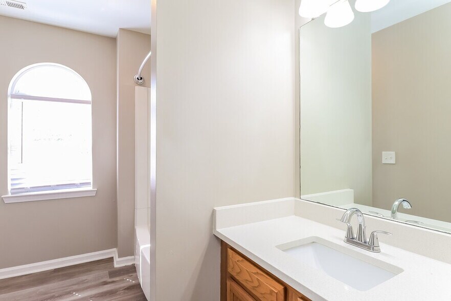 Building Photo - 13024 Peacock Ln