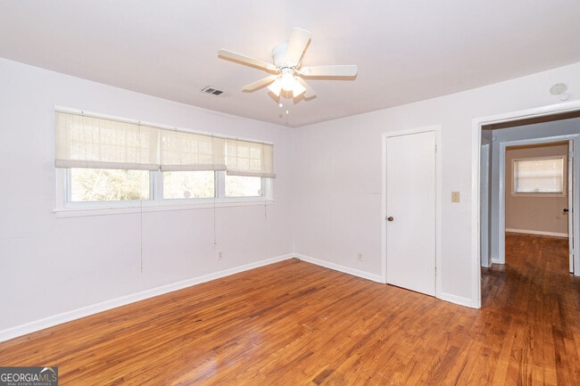 Building Photo - 207 Buchanan Terrace