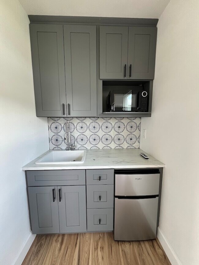 Kitchenette-no stove - 1035 N Enid Ave