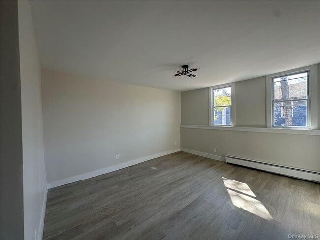 Building Photo - 1445 Burlingham Rd