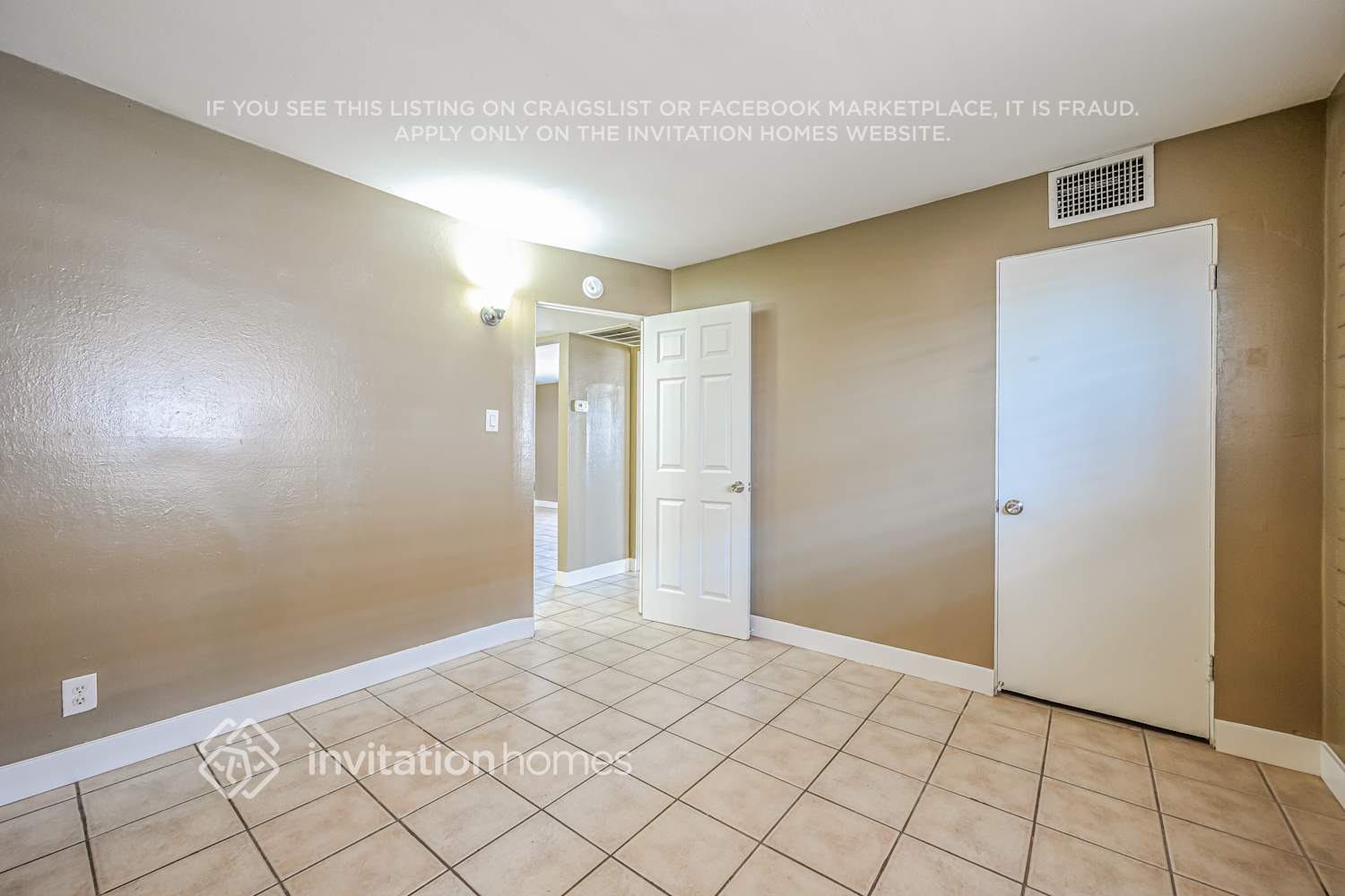 Building Photo - 11207 W Oregon Ave