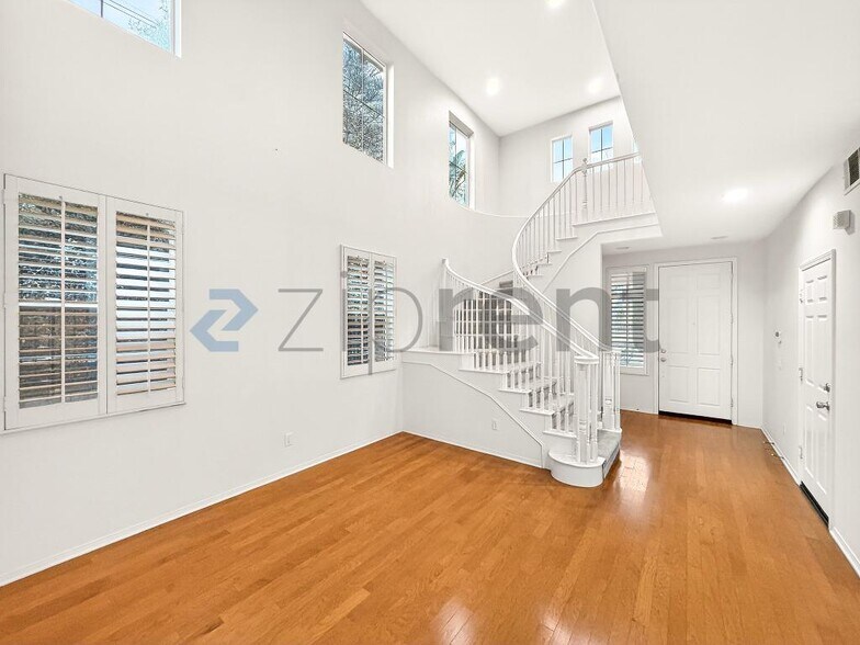 Building Photo - 19988 Via Joyce Dr