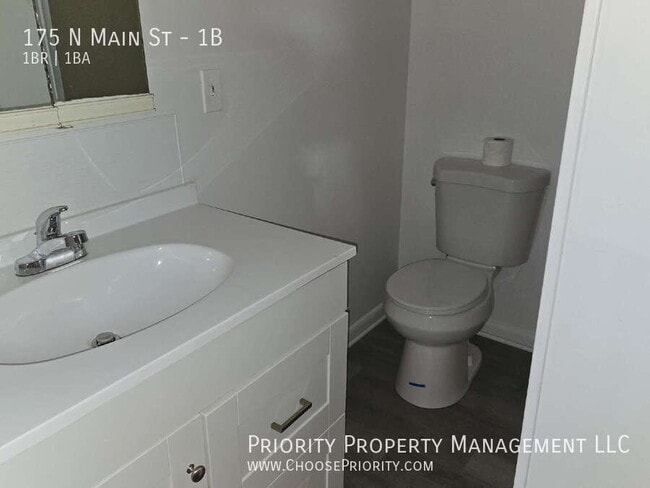 Building Photo - 175 N Main St