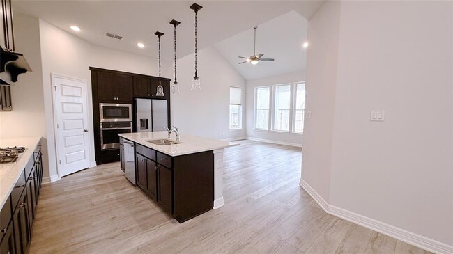Building Photo - 28922 Hauter Wy