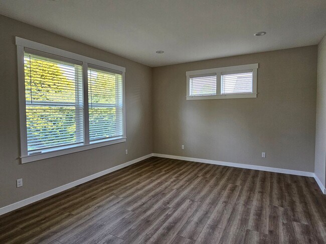 Building Photo - MOVE IN SPECIAL! Newly Built Home in Birch...