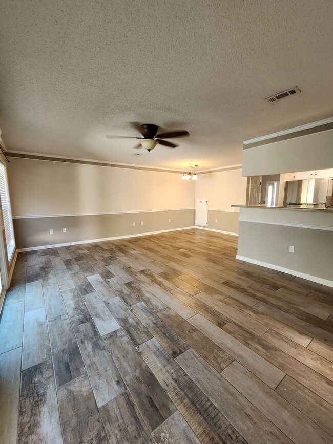 Building Photo - Dunwoody Subdivision