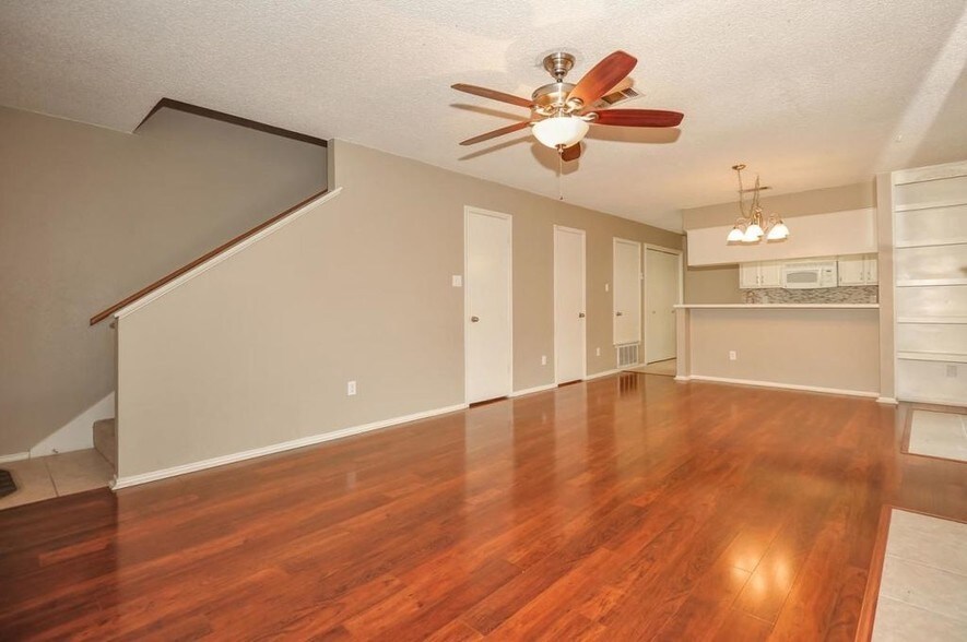 Building Photo - 6820 Old Quarry Ln