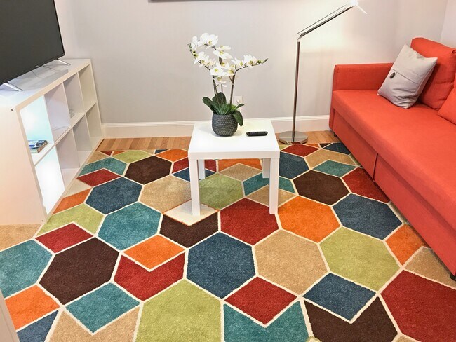 Building Photo - 131 W 8th St