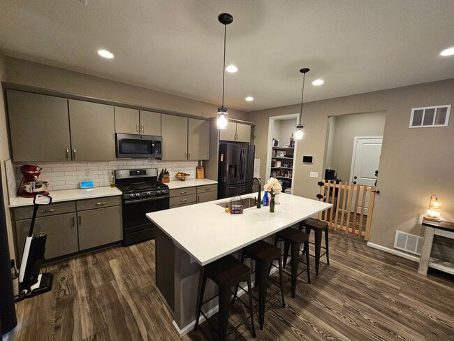 Building Photo - 3 Bed 3 bath house in The Trails in Aspen Ridge!!