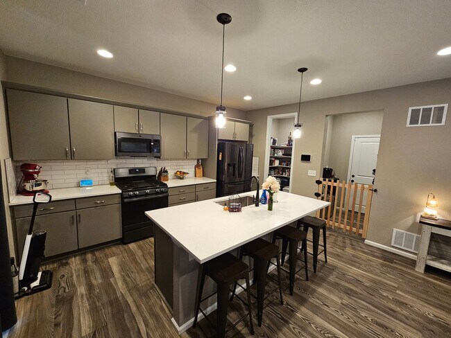 Building Photo - 5482 Wagon Hammer Dr