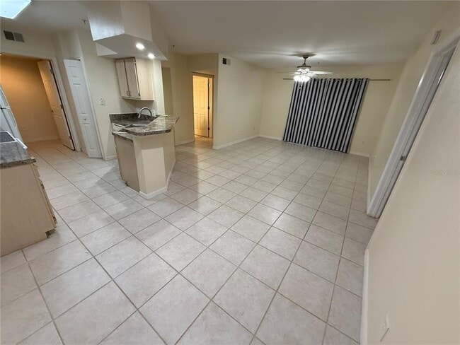 Building Photo - 814 Crest Pines Dr