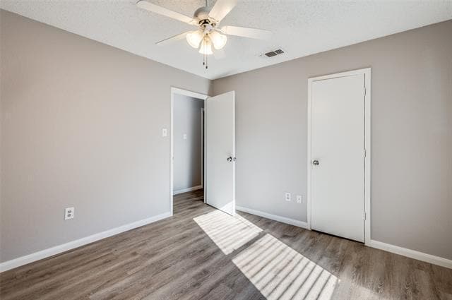 Building Photo - 830 Woodland Ct