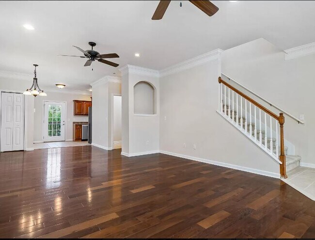 Building Photo - 1709 Cherokee Rd