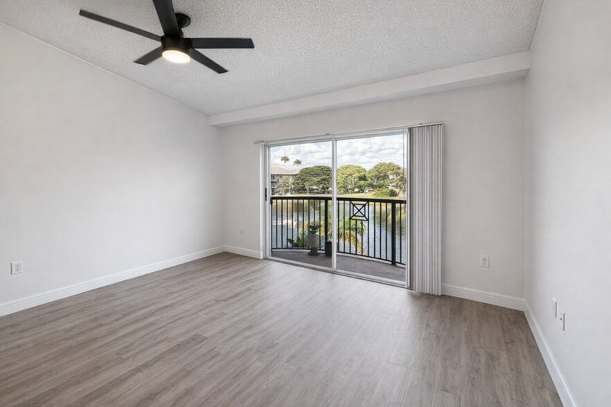 Building Photo - 4155 N Haverhill Rd