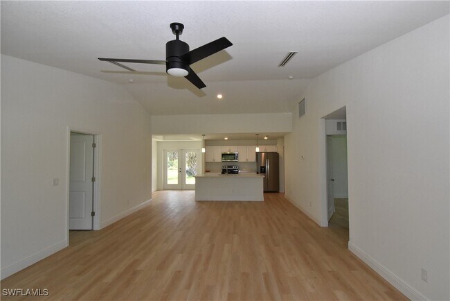 Building Photo - 208 Sunset Rd