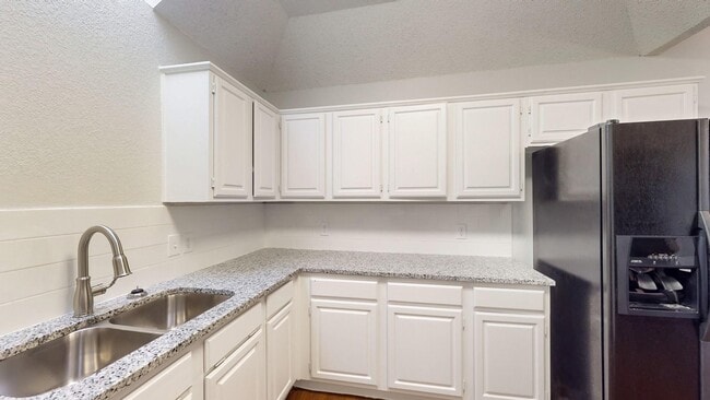 Building Photo - 2089 Bronco Ln