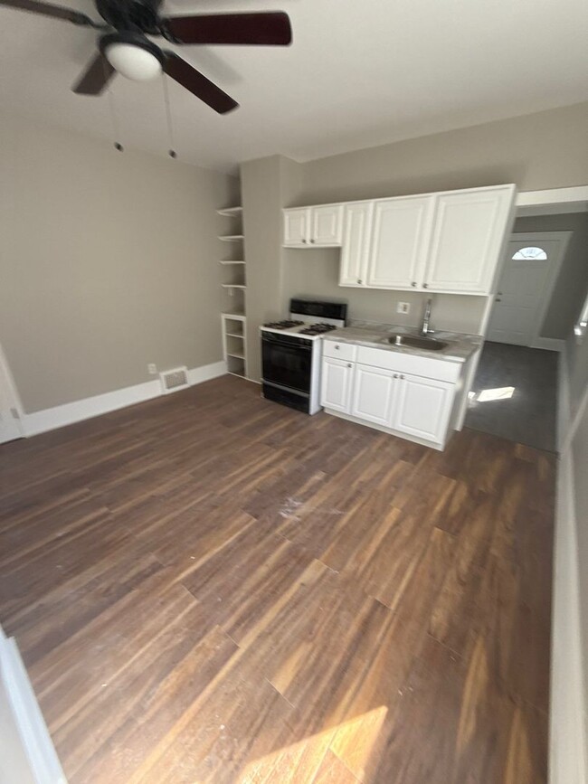 Building Photo - 3616 East 59