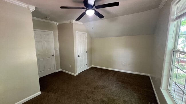 Building Photo - Charming home near downtown Columbia
