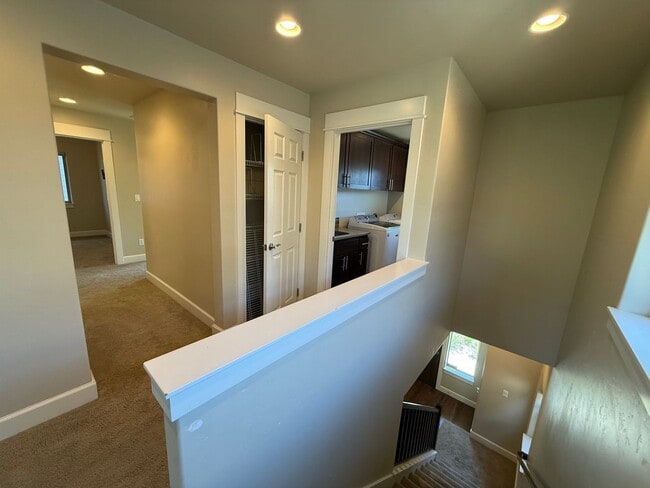 Building Photo - 3120 NE Marea Dr