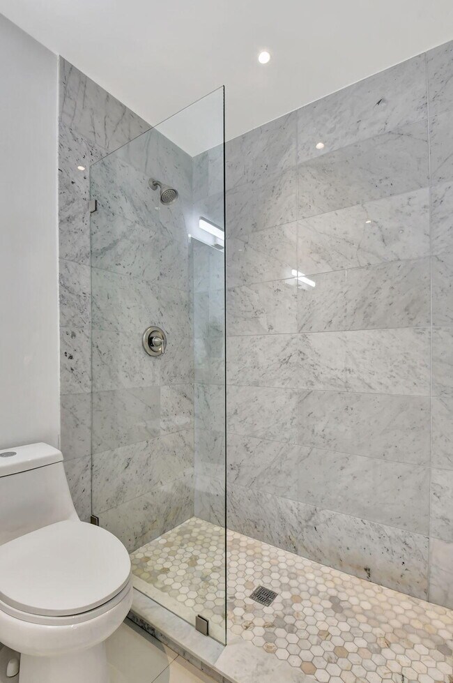 Building Photo - 2894 Florida Blvd