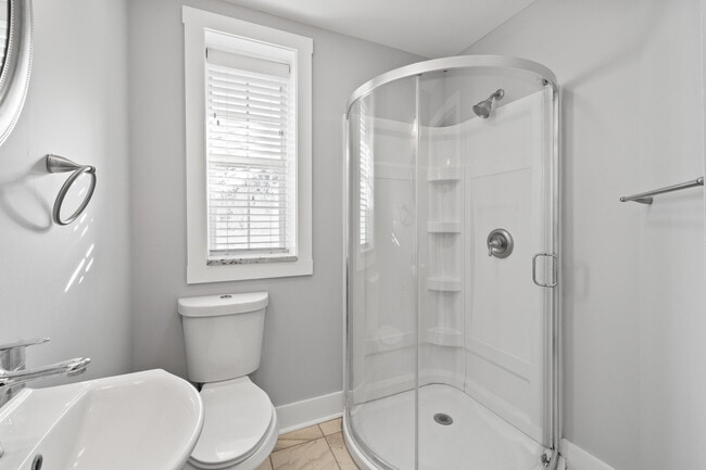 Building Photo - 106 N Main St