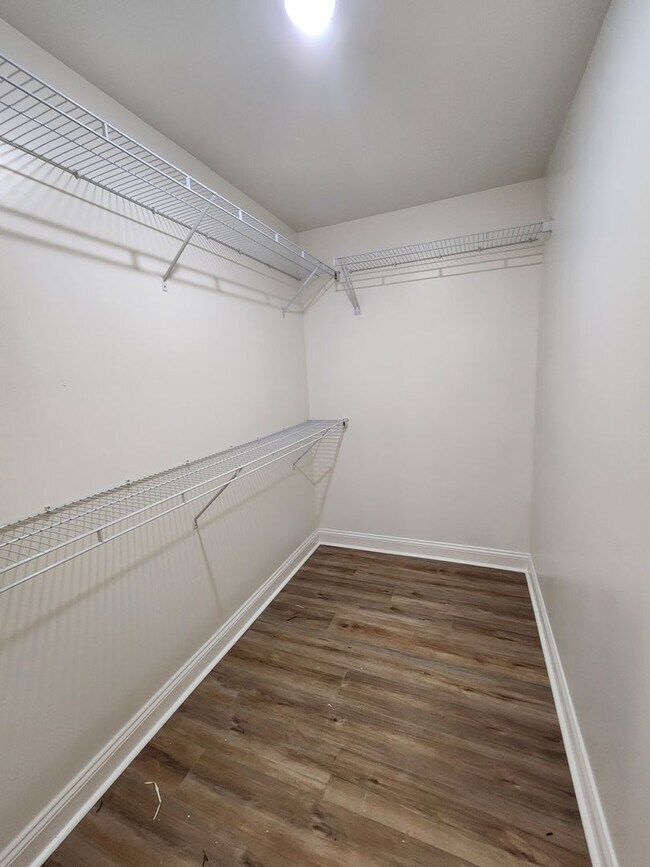 Building Photo - !!New Construction!! NEAR Pinegrove Elementary/Middle - 4BR Home with Granite Countertops, LVP Fl...