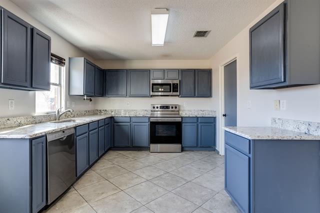 Building Photo - 600 Claiborn Ln