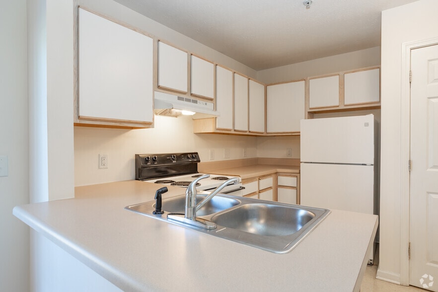 Primary Photo - Wedgefield Apartments