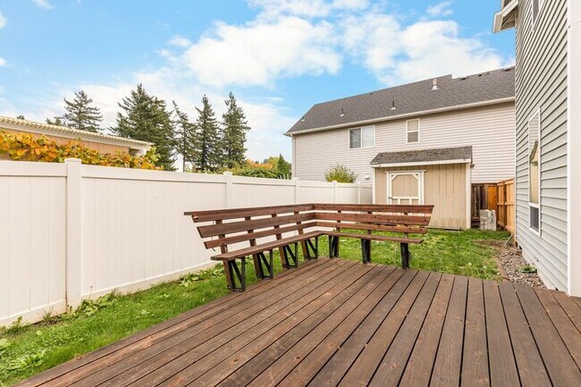 Building Photo - 18438 SE Stephens St