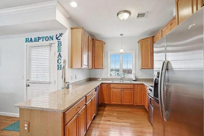 Building Photo - 7 F St