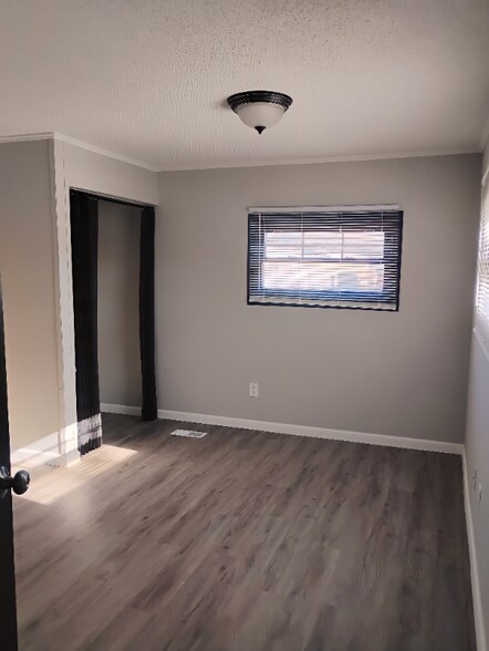 Building Photo - 152 Rainbow Dr