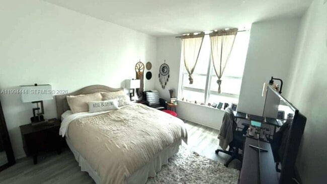 Building Photo - 951 Brickell Ave