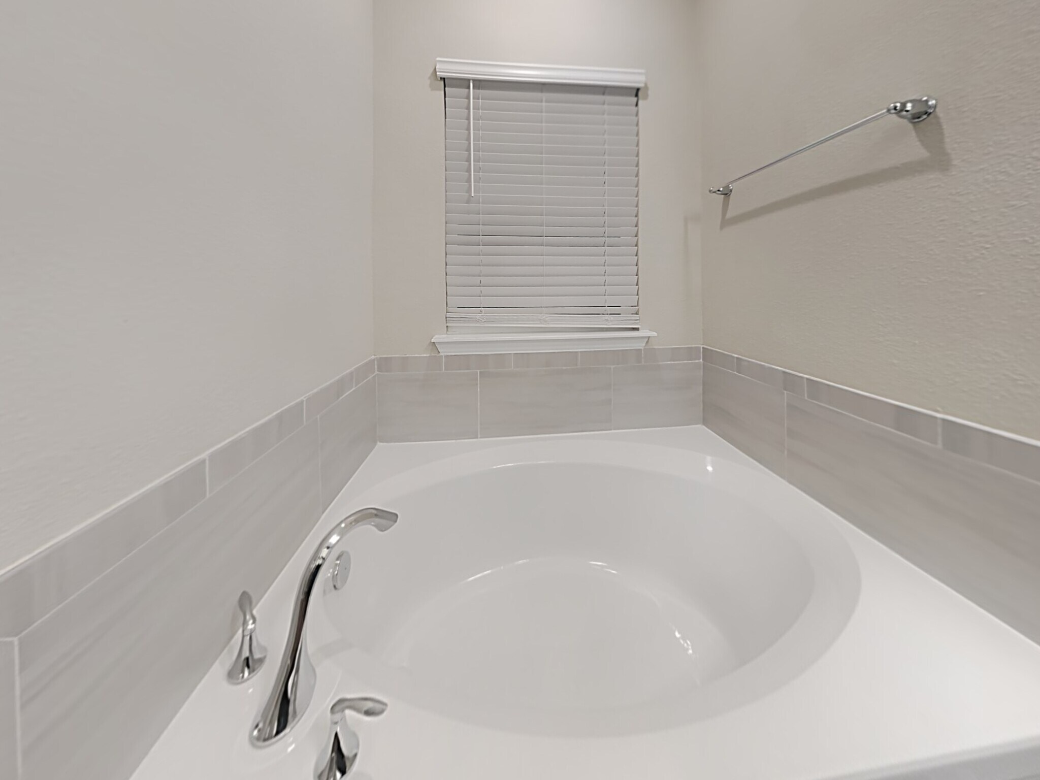 Building Photo - 111 Hemlock Point