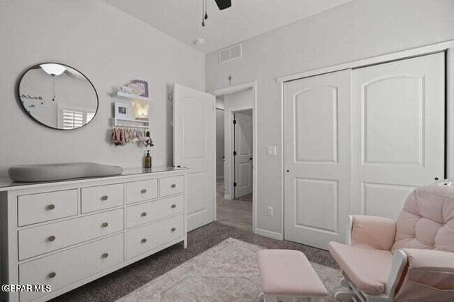 Building Photo - 905 Cottage Pl