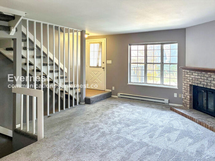 Building Photo - 2828 Silverplume Dr