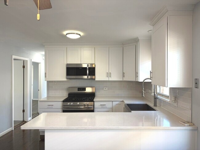 Building Photo - 8222 W Grand Ave