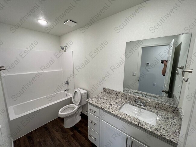 Building Photo - 2129 Bobwhite Ct