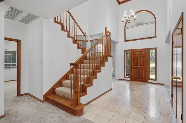 Building Photo - 1903 Port Royal Dr