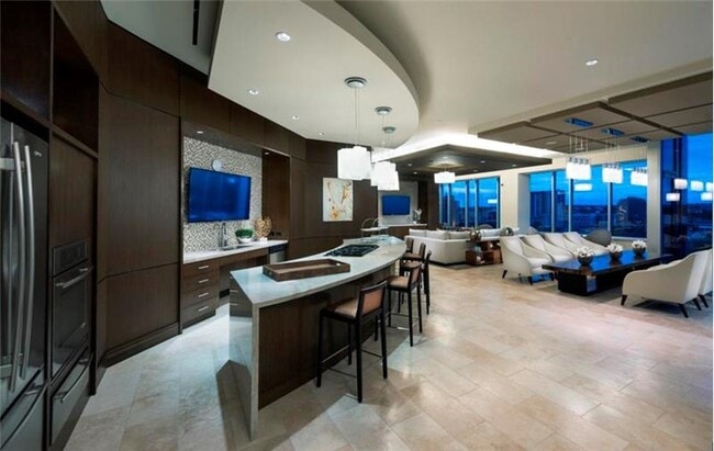 Building Photo - 112 San Antonio St