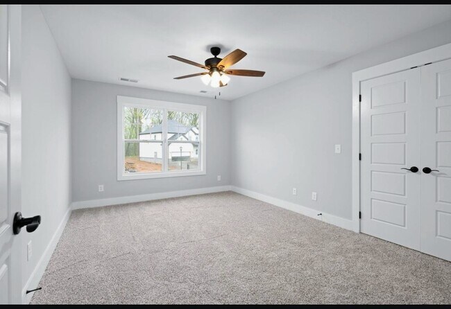 Building Photo - 955 Alton Dr