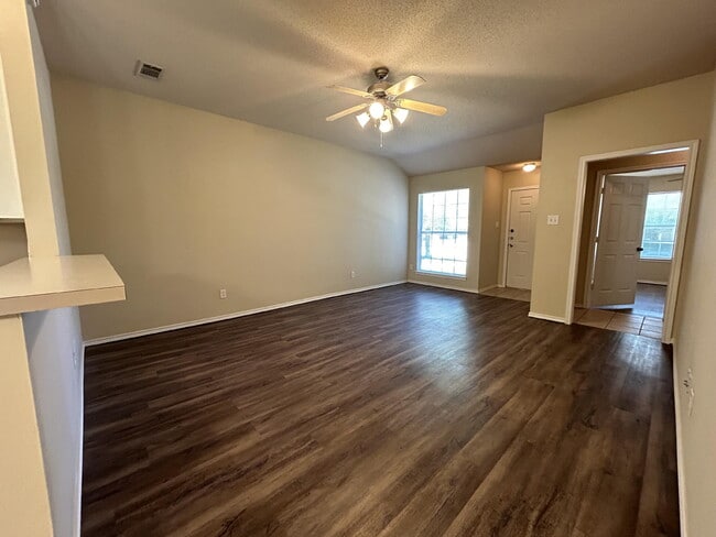 Building Photo - 511 N Clinton Ave