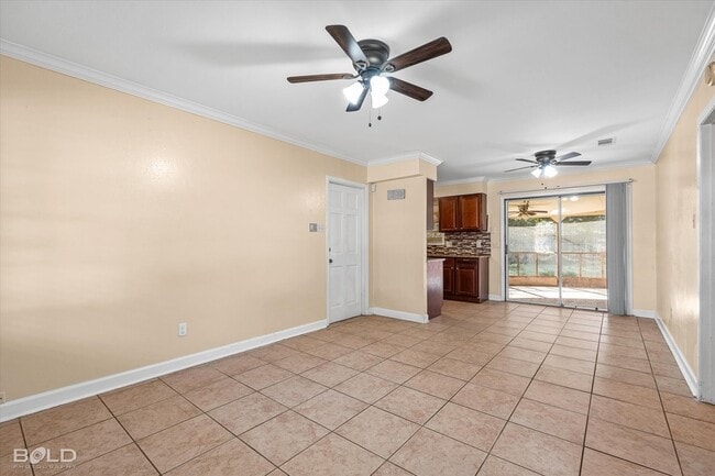 Building Photo - 2710 Higgins Dr