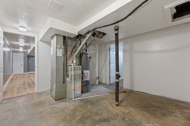 Building Photo - 4655 Curtis Ave