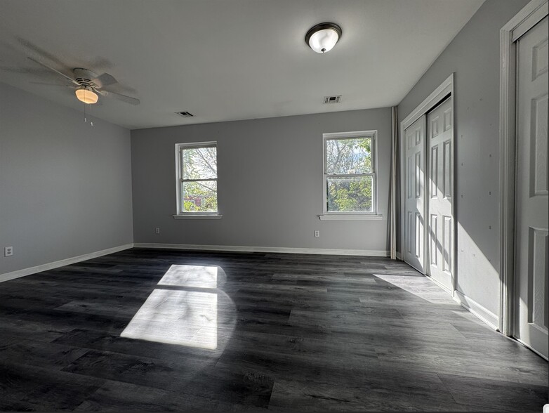 Building Photo - 458 Bergen Ave