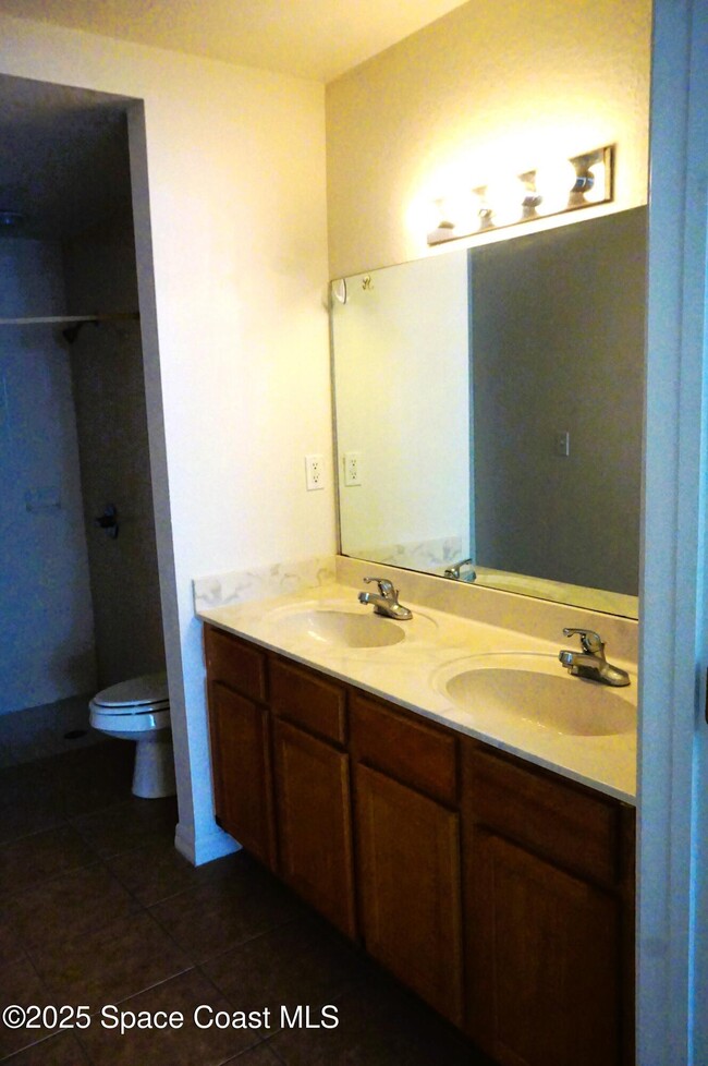 Building Photo - 110 Turpial Way