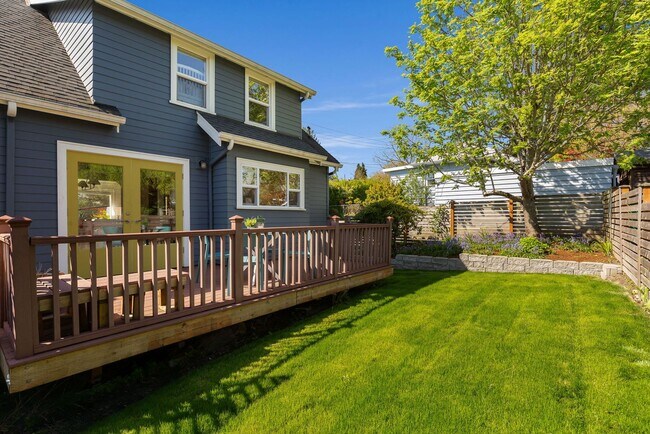 Building Photo - Remodeled Sunset Hill Home in Prime Ballar...
